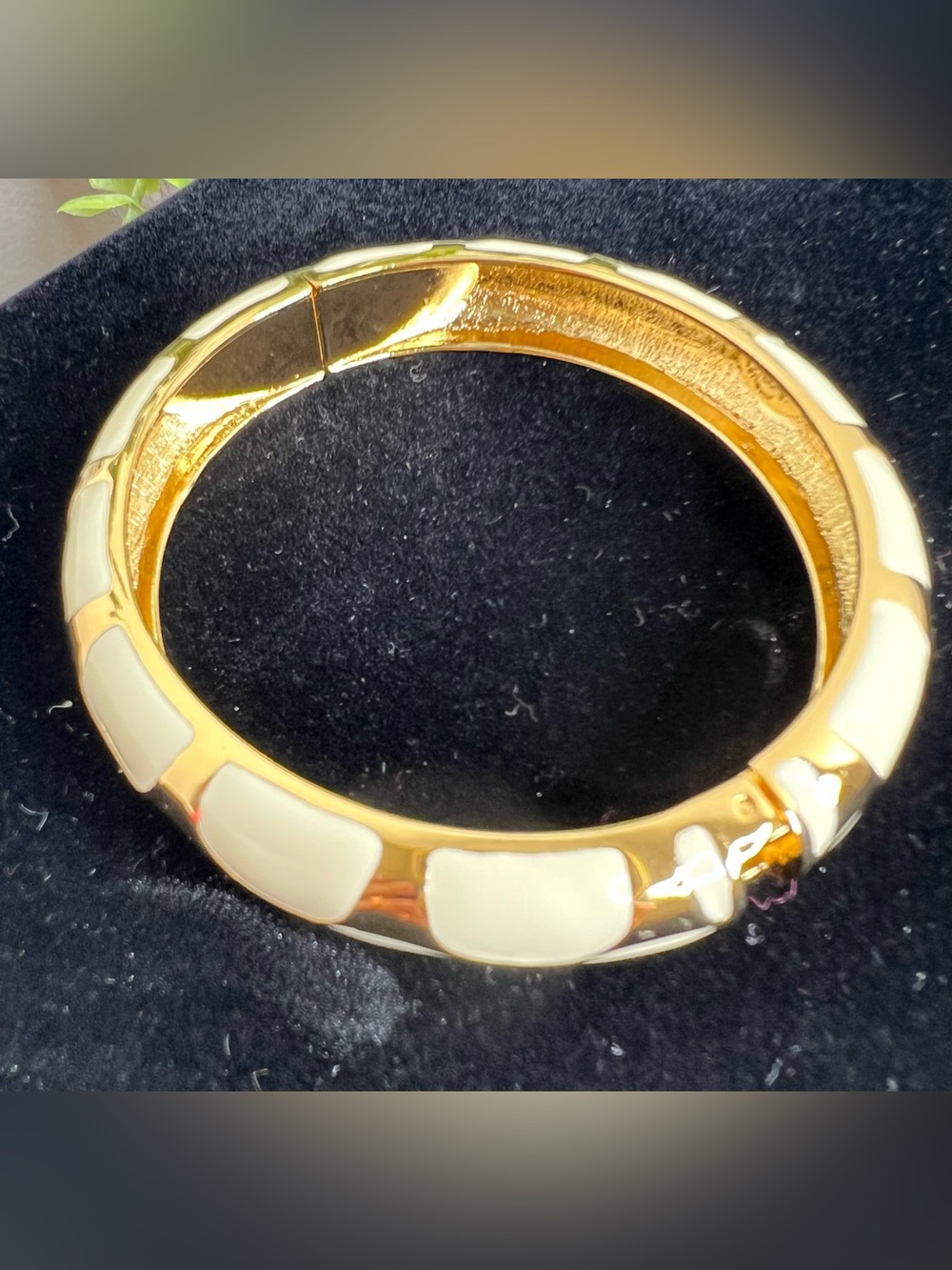 Brand New-Vintage Premier Designs - Signed Hinged Bangle Bracelet